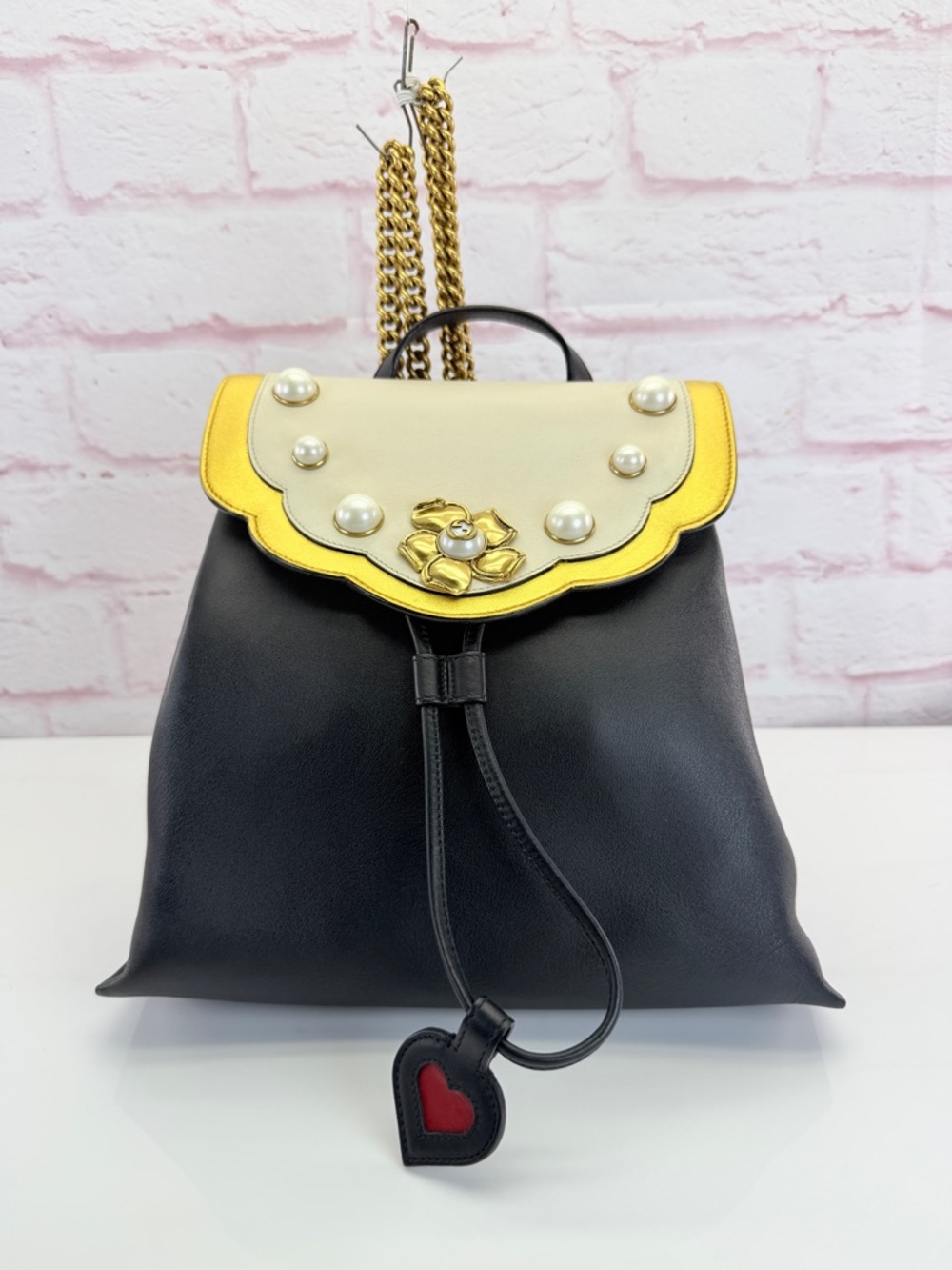 Gucci Queen Margaret Pearl Heart Flap Chain Backpack Black - Picture 2 of 15